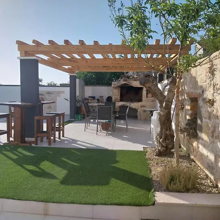 Providenca * Policnik