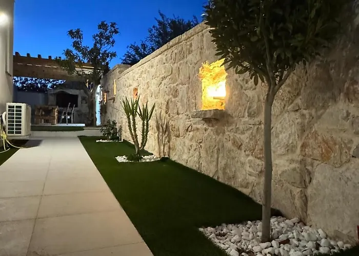 Вилла Providenca Policnik