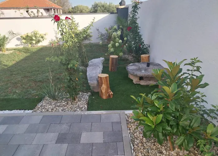 Вилла Providenca Policnik